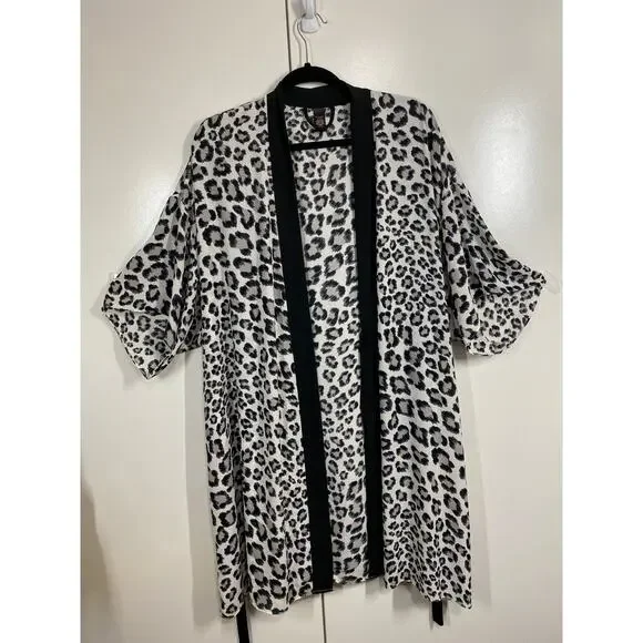 Victoria's Secret Black & White Animal Print Handkerchief Kimono Robe MEDIUM - Picture 3 of 9